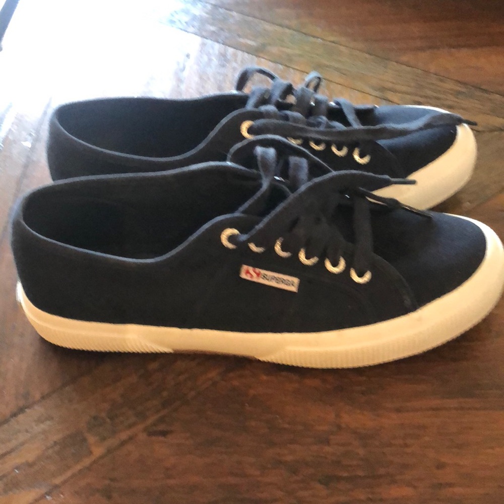 Superga woman size 9